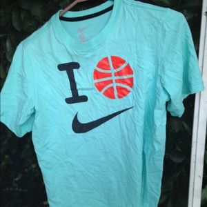 Nike basketball boys t L